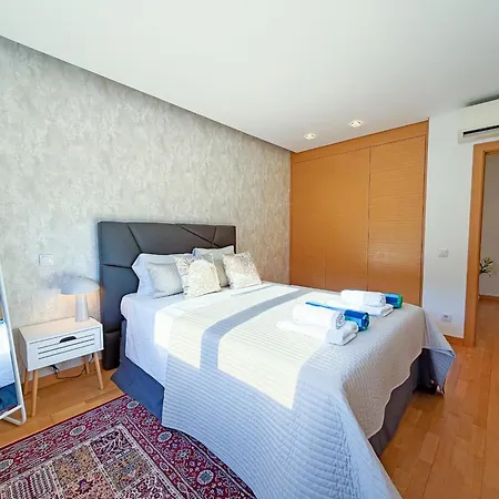 Apartmán Garden Hill Haven Old Town Retreat With Sea Views & Free Parking