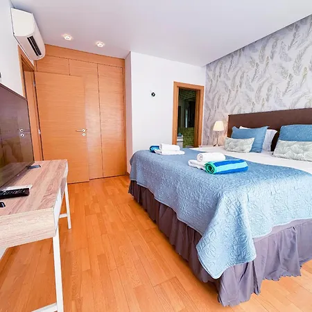 Garden Hill Haven Old Town Retreat With Sea Views & Free Parking