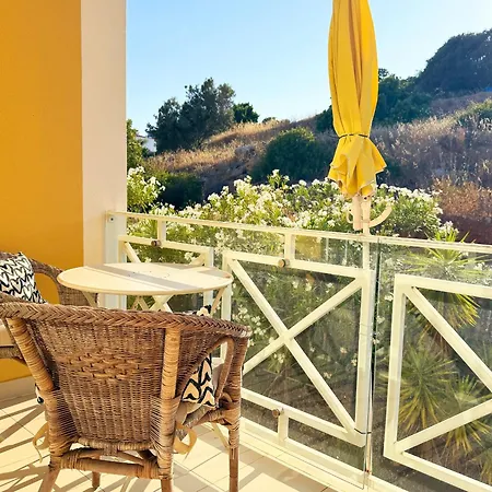Apartmán Garden Hill Haven Old Town Retreat With Sea Views & Free Parking Albufeira